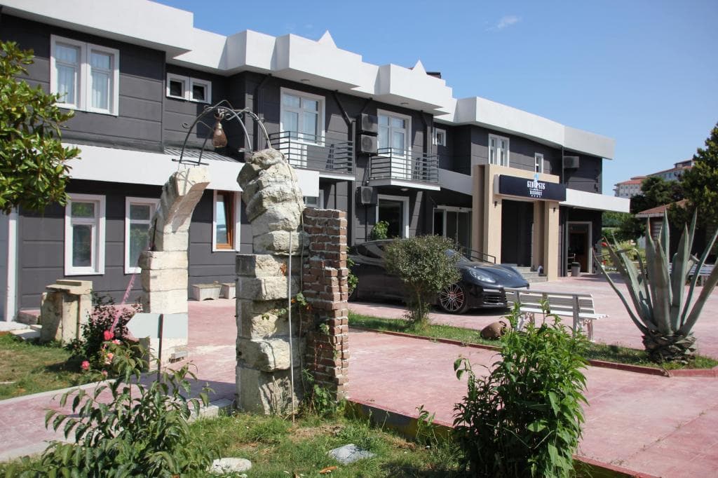 Sinopsis Resort Otel-0