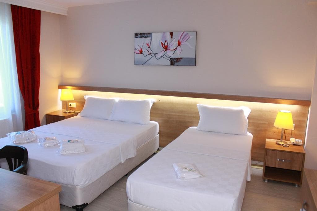 Sinopsis Resort Otel-20