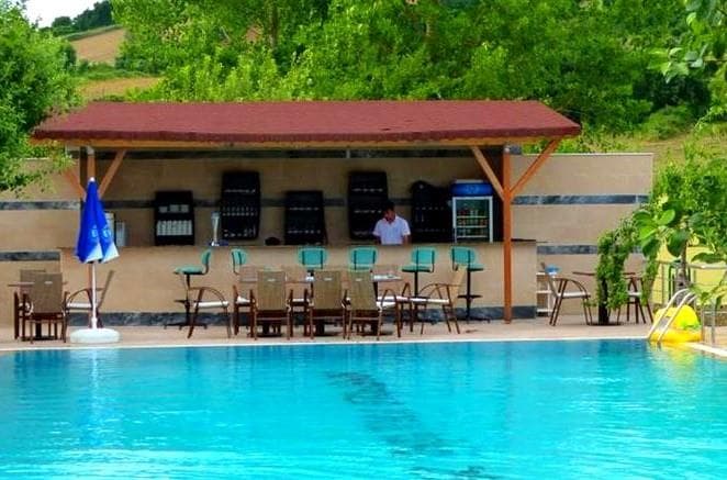 Sinopsis Resort Otel-10