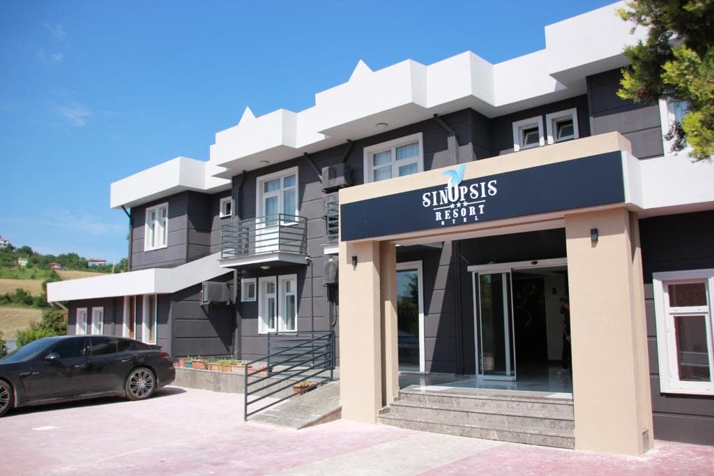 Sinopsis Resort Otel-4