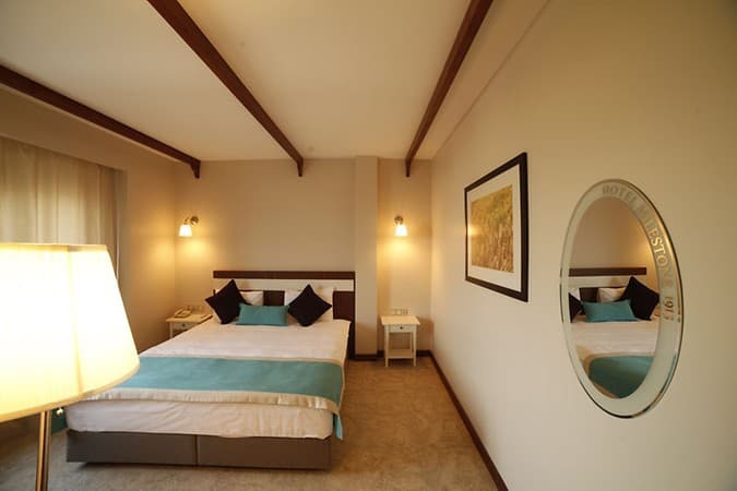 Hotel Milestone 1915-1