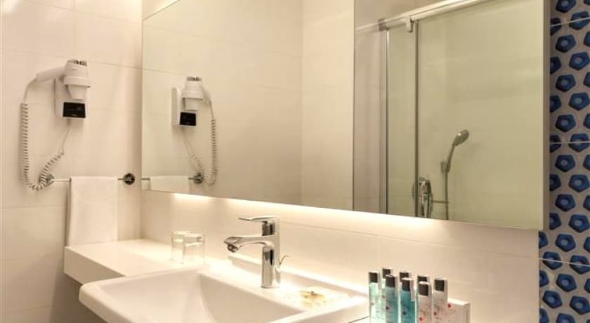Ramada Hotel & Suites İzmir Kemalpaşa -31