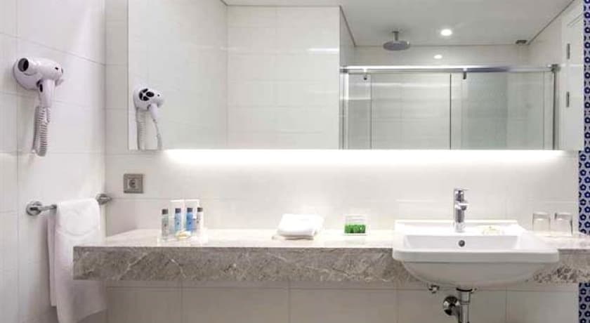 Ramada Hotel & Suites İzmir Kemalpaşa -40