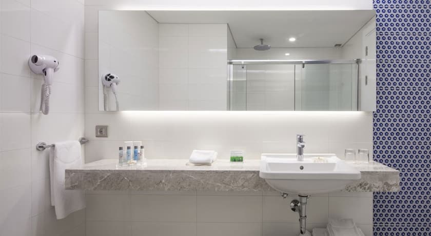 Ramada Hotel & Suites İzmir Kemalpaşa -13