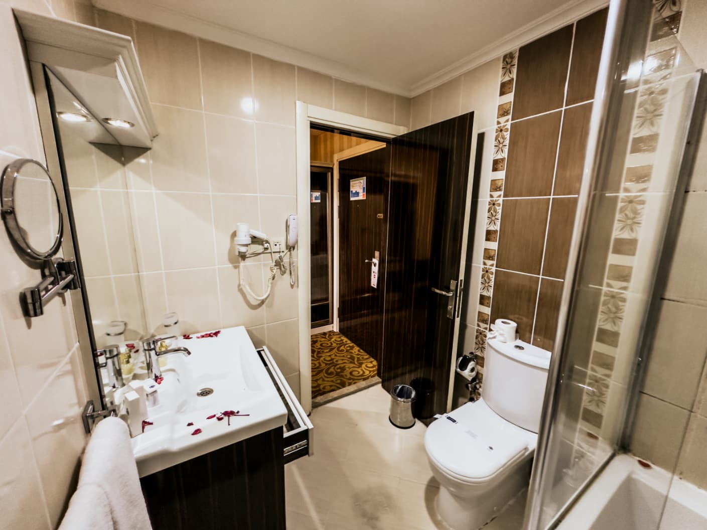 Elegance Resort Hotel-117