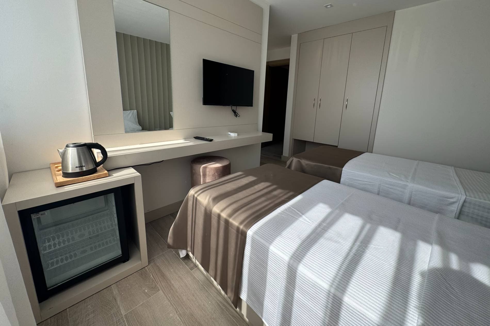 Mad Inn Lara-12