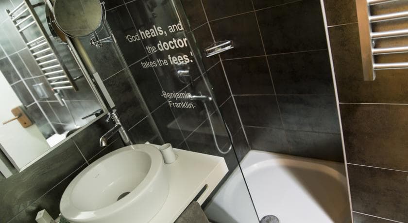 Ramada By Wyndham Istanbul Pera-32