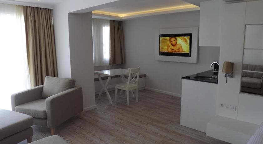 Alesta Yacht Hotel-37