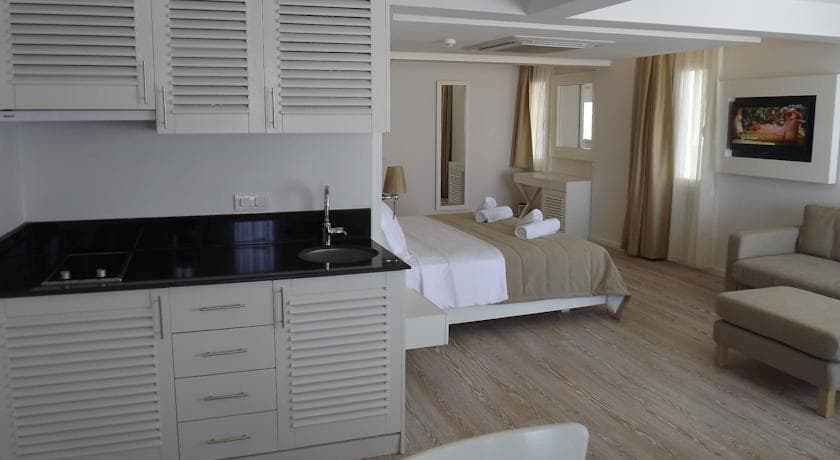 Alesta Yacht Hotel-38