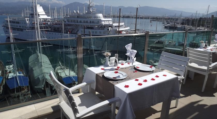 Alesta Yacht Hotel-39