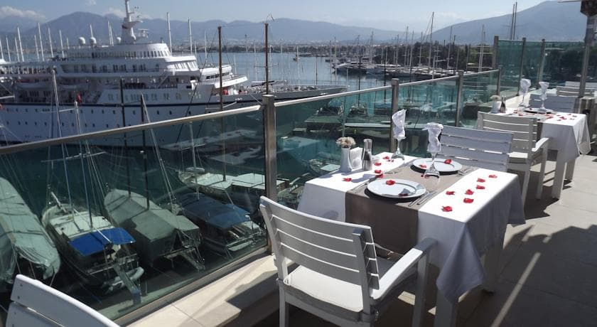 Alesta Yacht Hotel-41