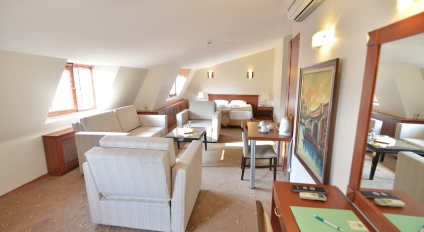 Golden Siyav Hotel-33