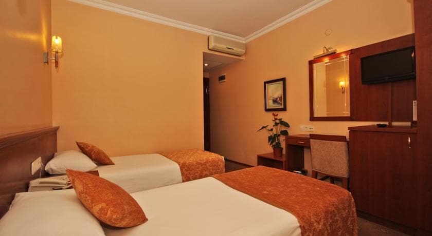 Golden Siyav Hotel-12