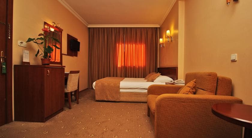 Golden Siyav Hotel-19