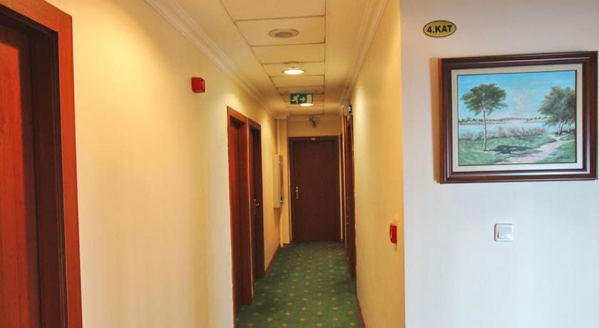 Golden Siyav Hotel-20