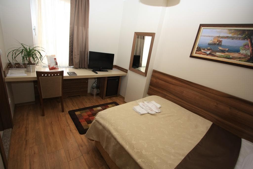 My Rose Hotel-12