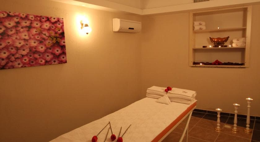 Grand Corner Hotel-31