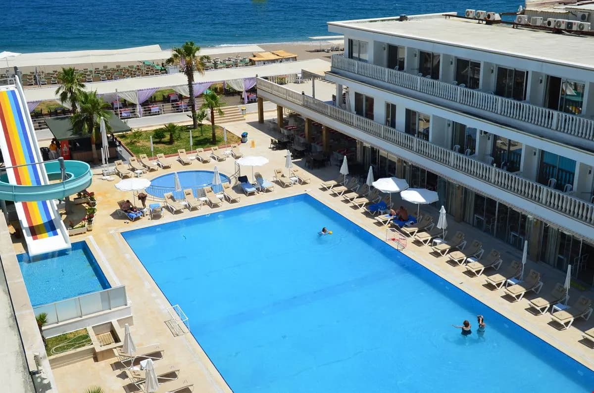 SL La Perla Hotel-2