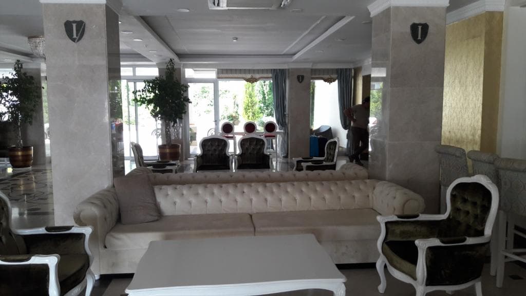 SL La Perla Hotel-19