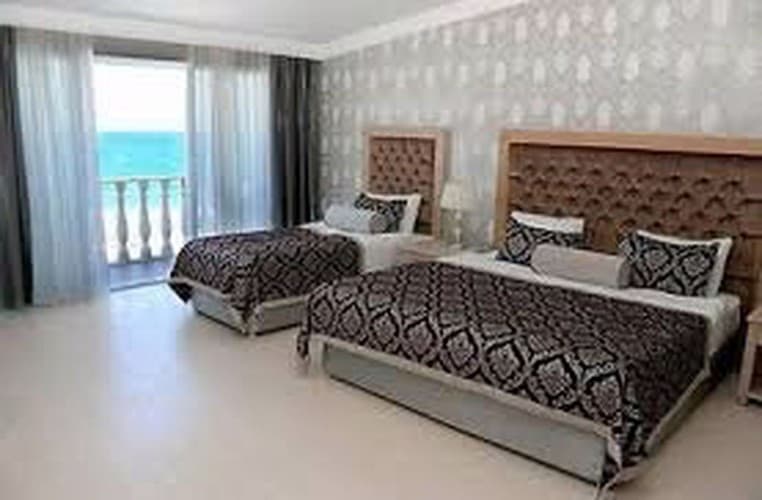 SL La Perla Hotel-1
