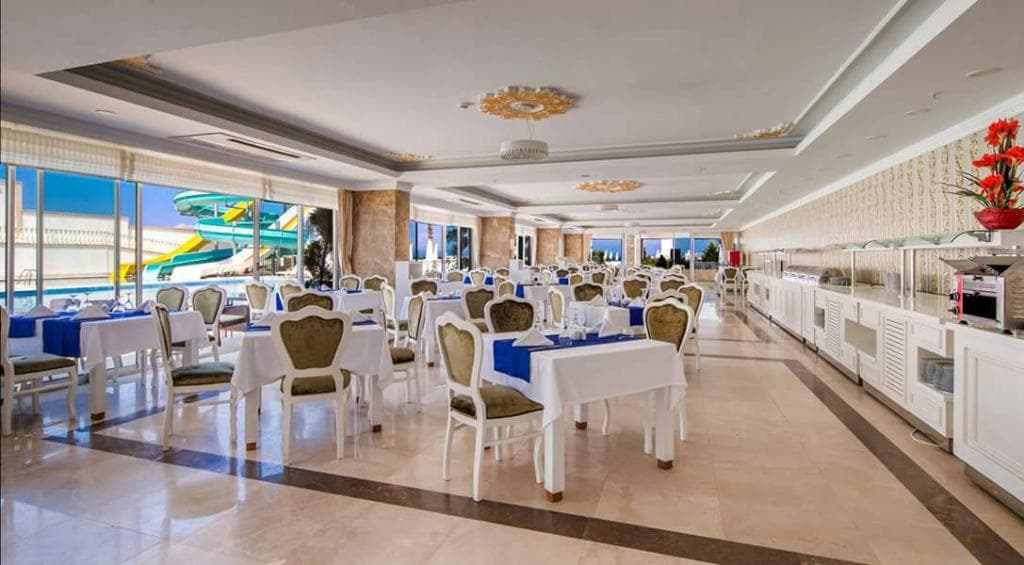 SL La Perla Hotel-21