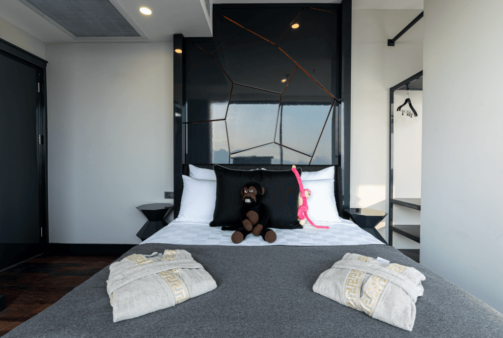 Lucky Monkey Hotel-82