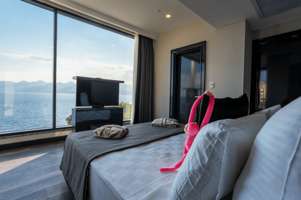 Lucky Monkey Hotel-80