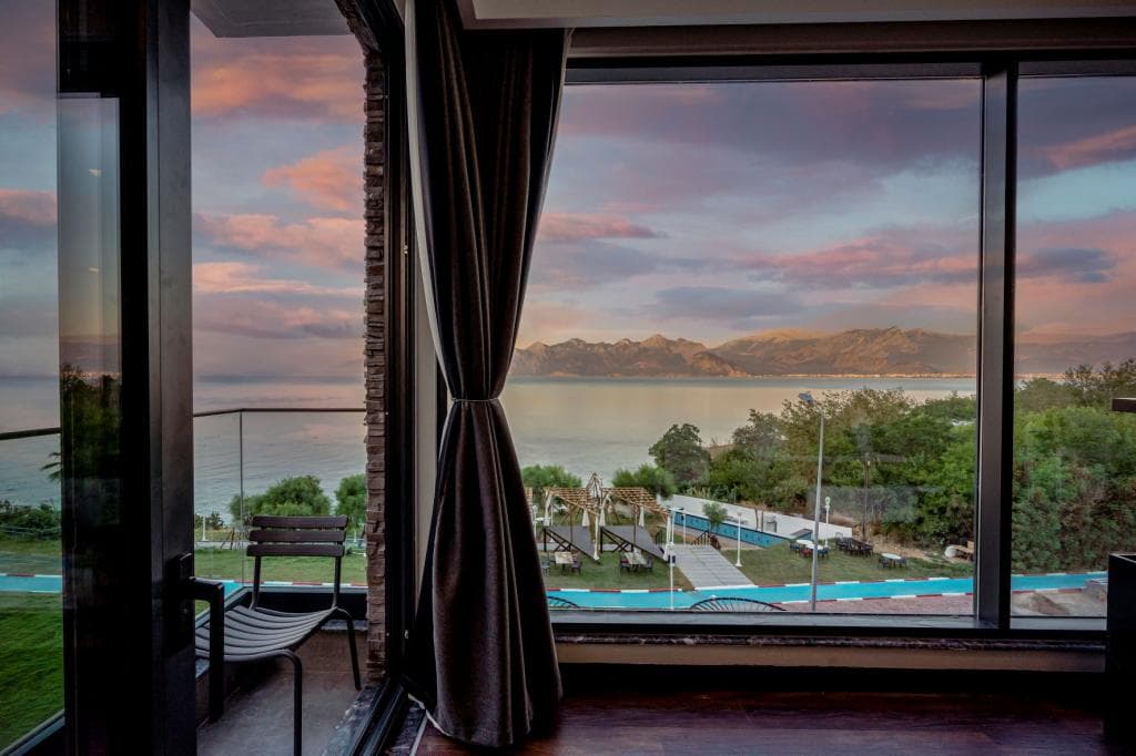 Lucky Monkey Hotel-9