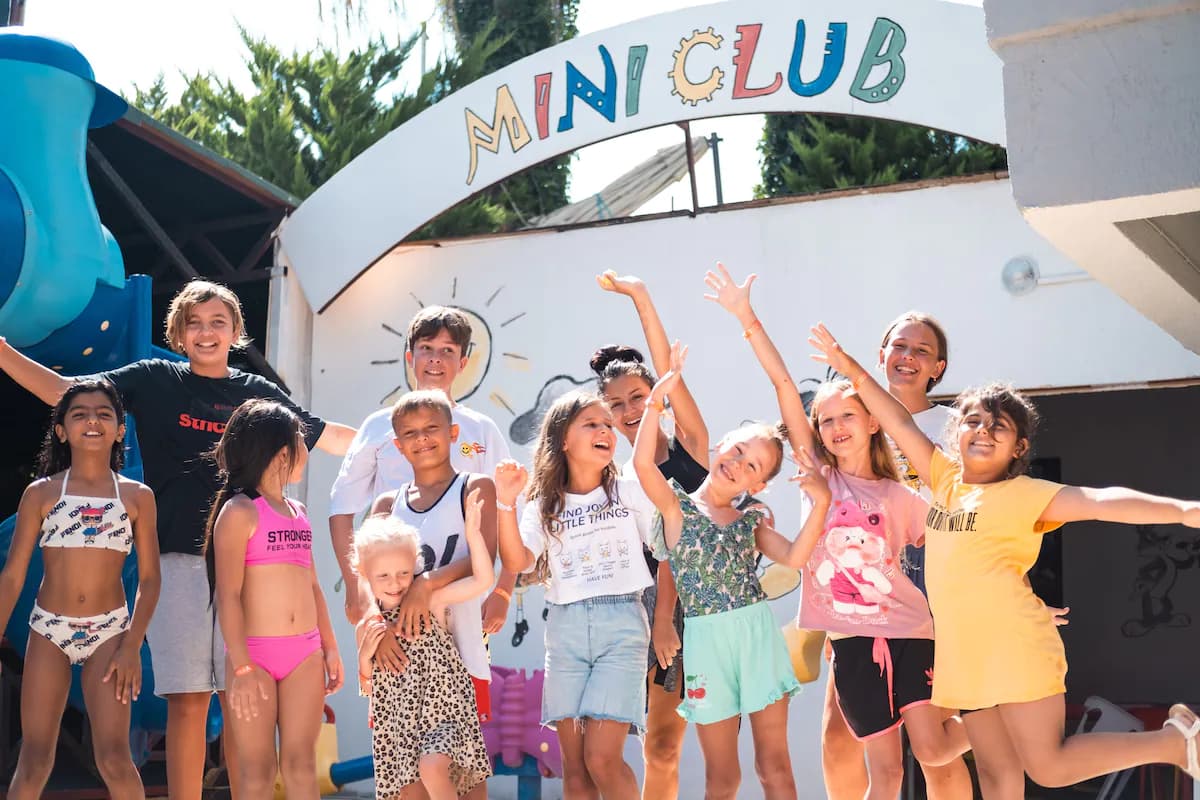 The Nora Hotels Family Club-7