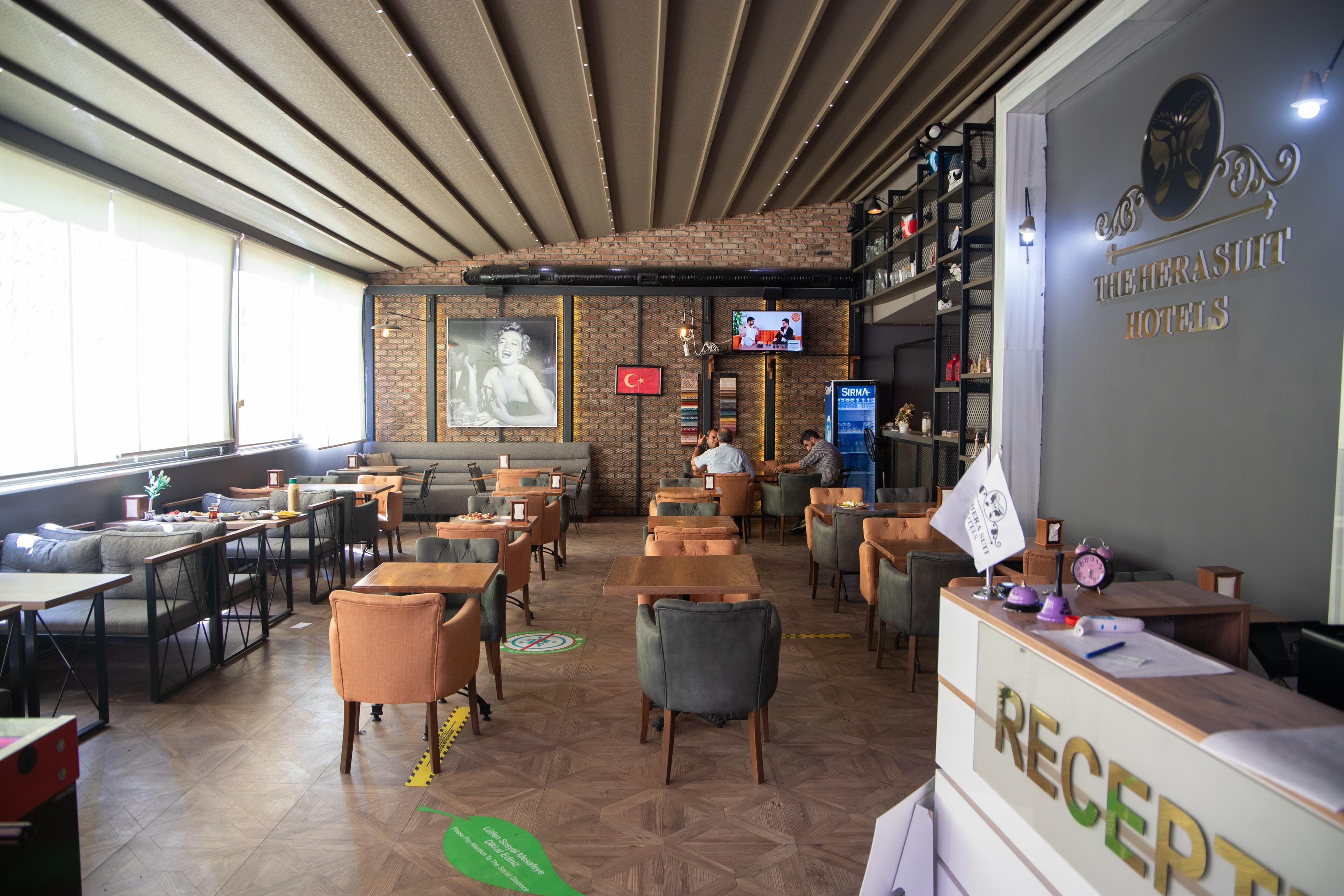 The Hera Suit Hotels-resim-6
