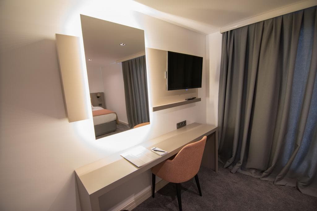 Dovv Hotel Business-22