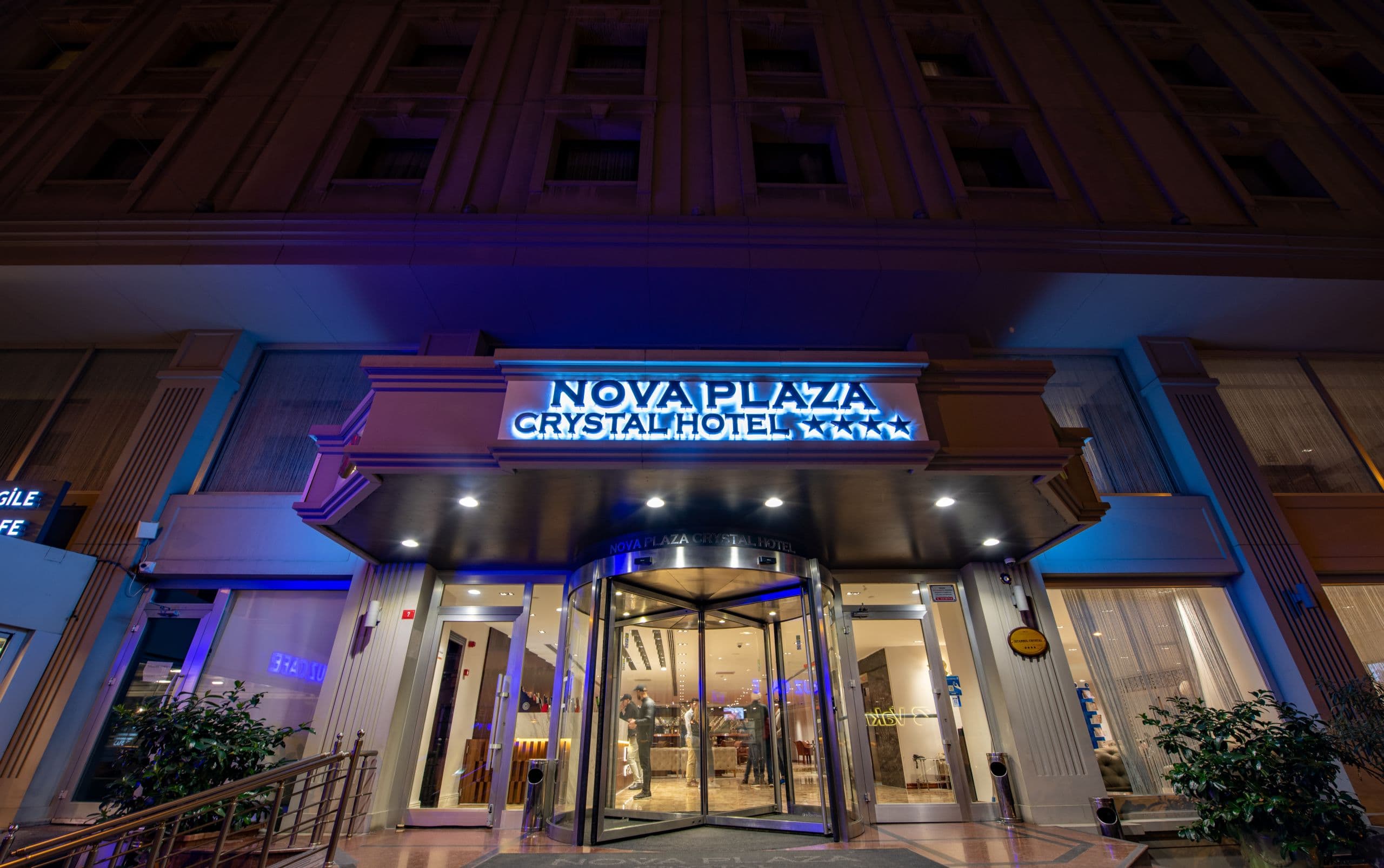 Nova Plaza Crystal Hotel-0