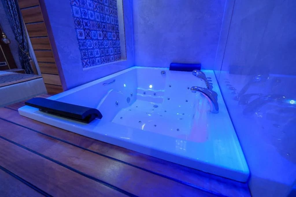 Elysium Deluxe Suites-36