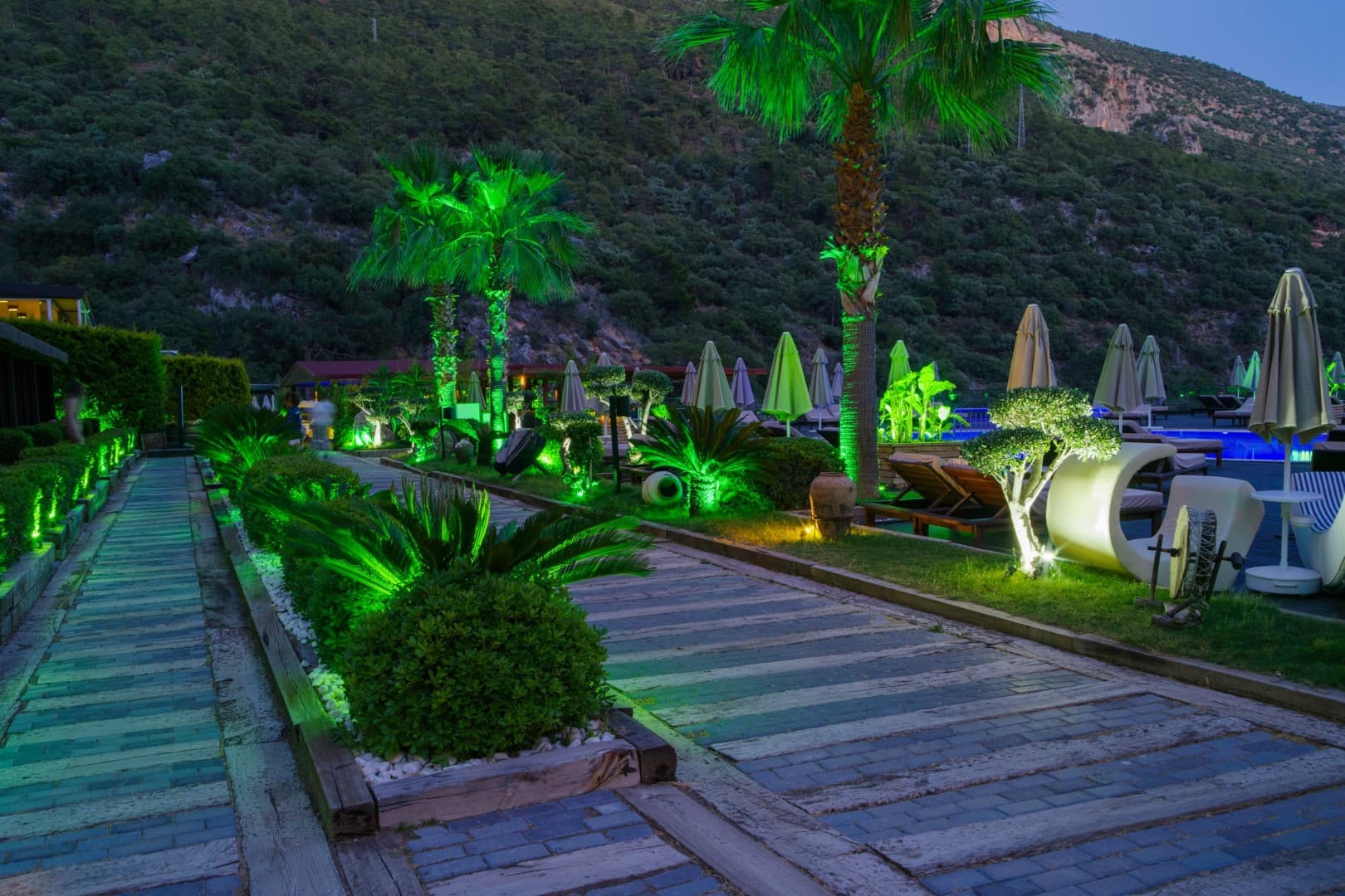 Manaspark Deluxe Hotel-38