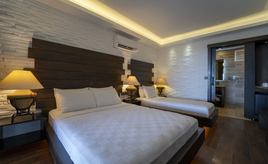 Manaspark Deluxe Hotel-10