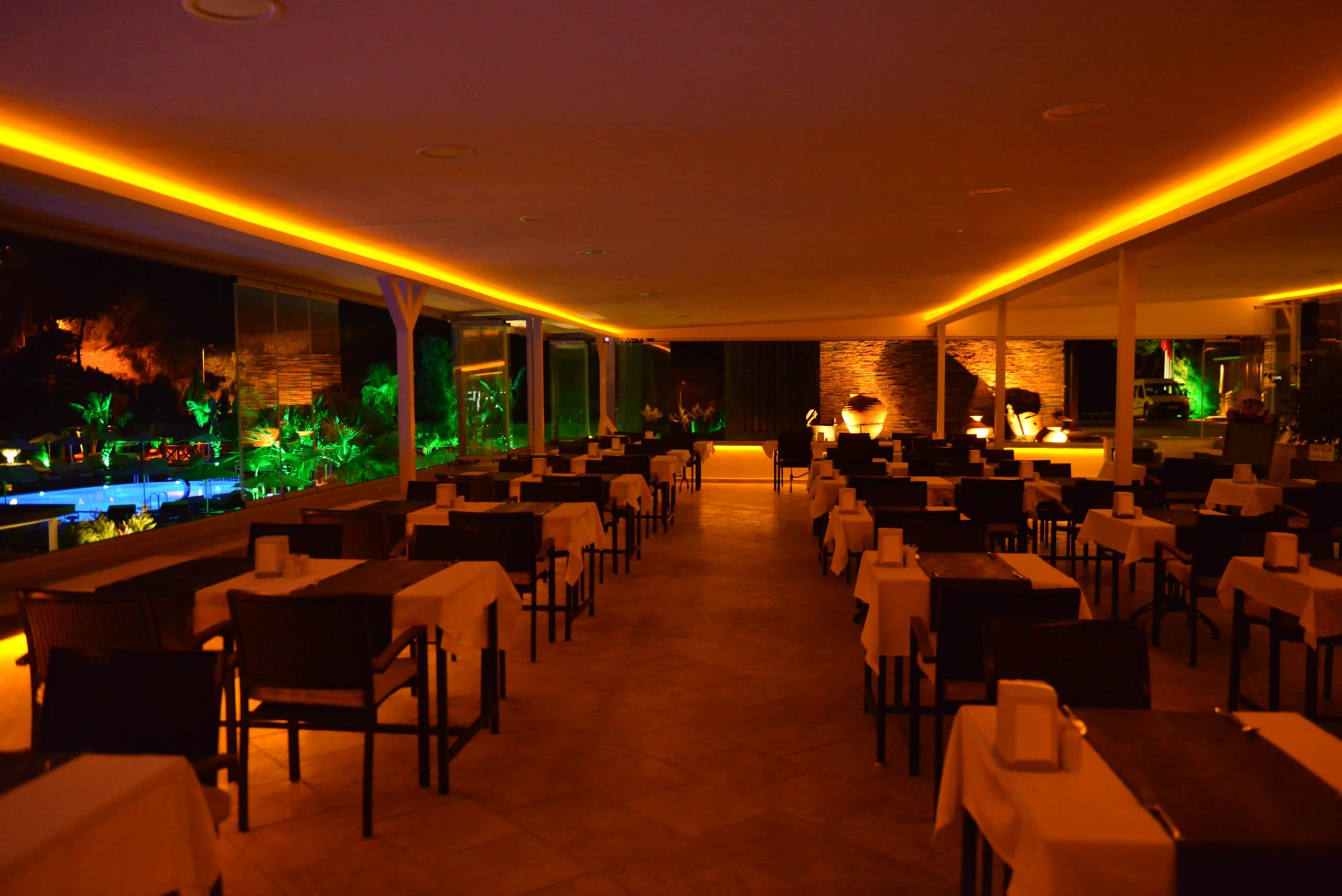 Manaspark Deluxe Hotel-3