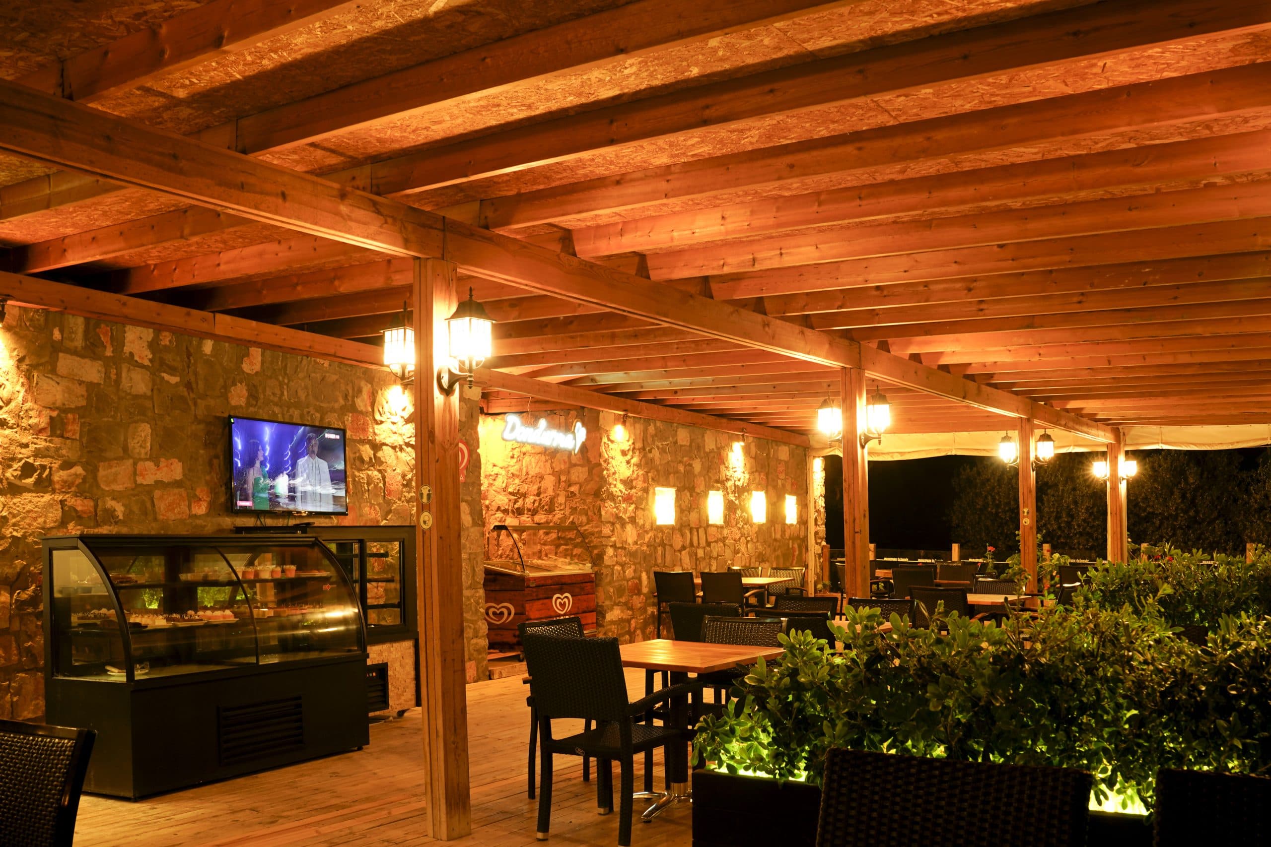 Manaspark Deluxe Hotel-21