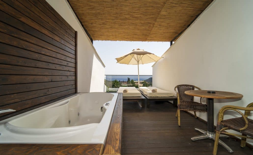 Manaspark Deluxe Hotel-11