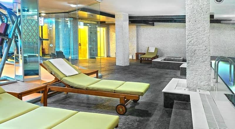 White Monarch Hotel-14