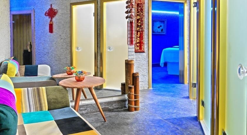 White Monarch Hotel-21