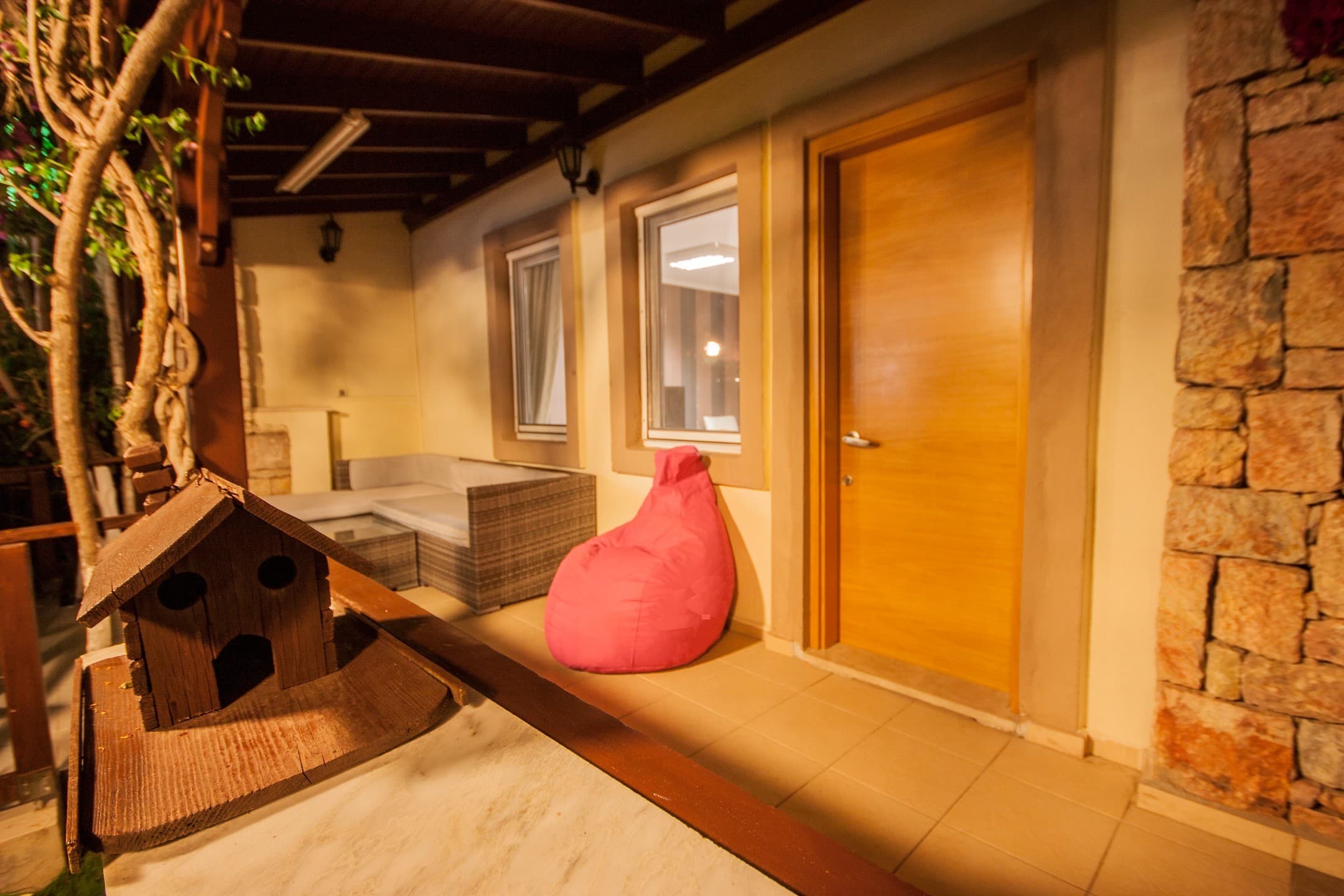 Moonshine Hotel Suites-63