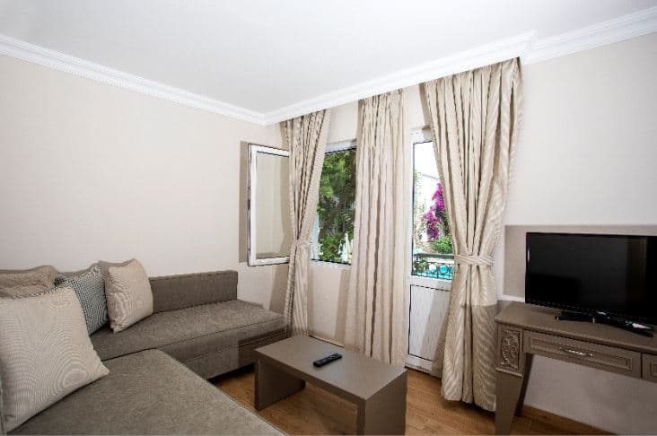 Moonshine Hotel Suites-25