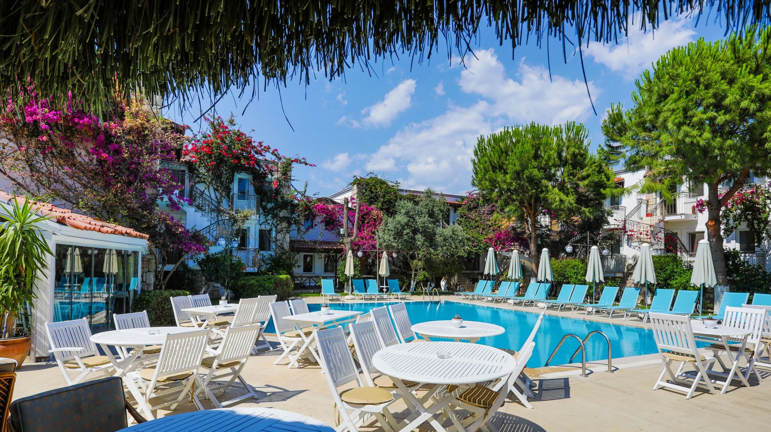 Moonshine Hotel Suites-18