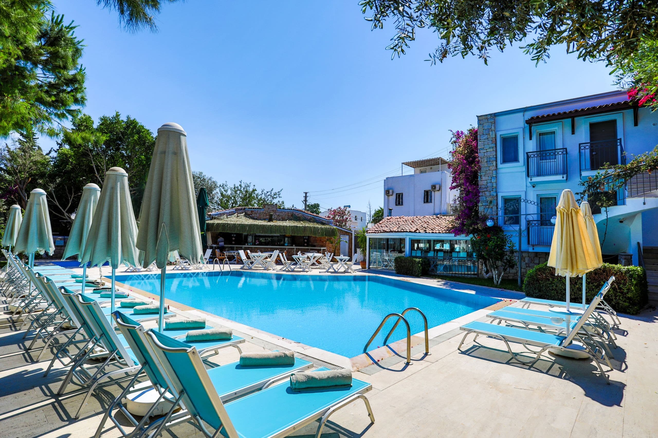 Moonshine Hotel Suites-16