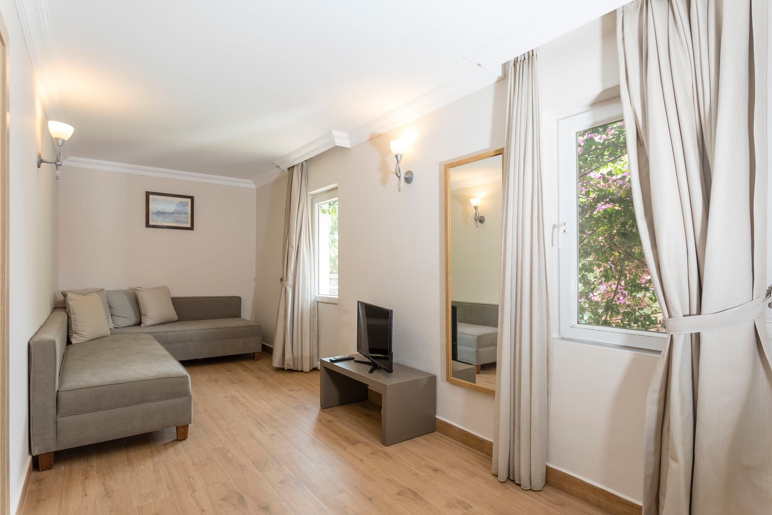 Moonshine Hotel Suites-47