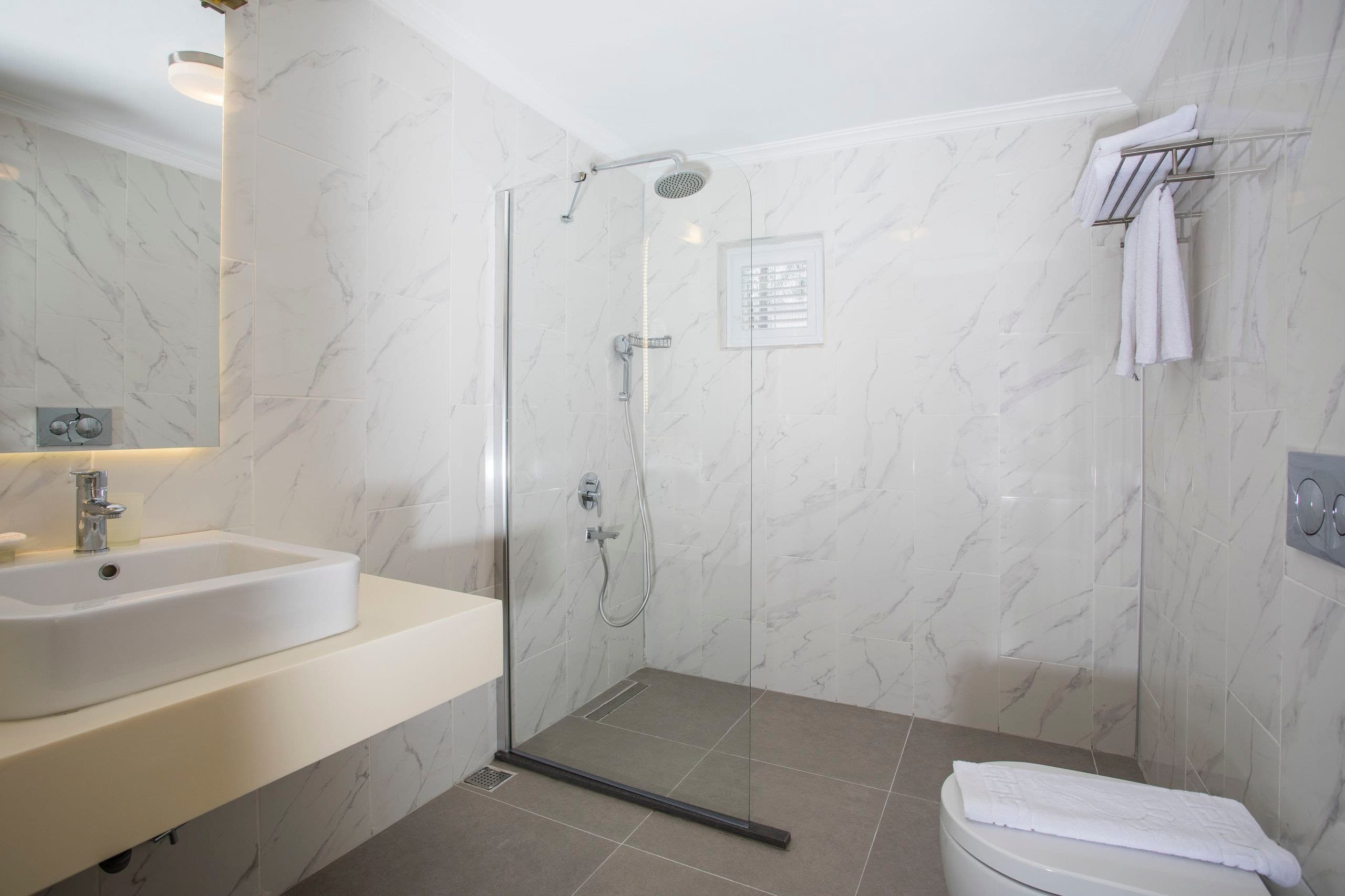 Moonshine Hotel Suites-35