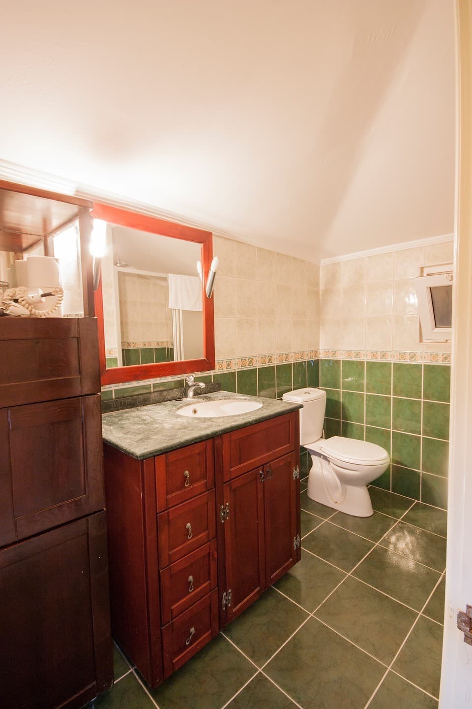 Moonshine Hotel Suites-71