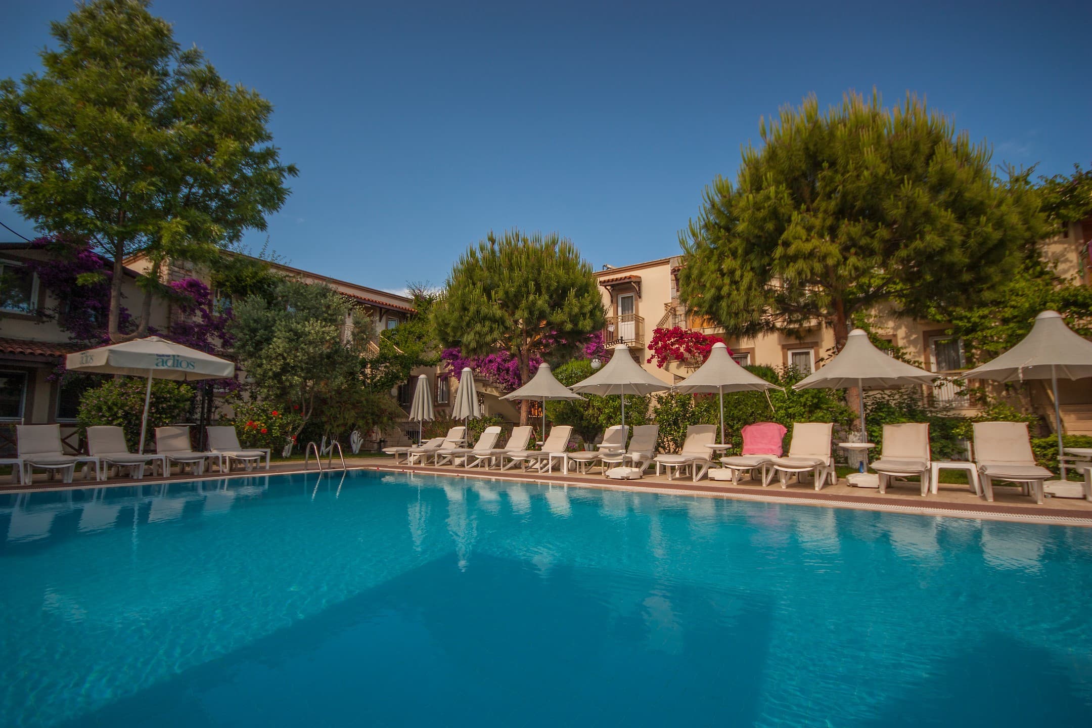 Moonshine Hotel Suites-10