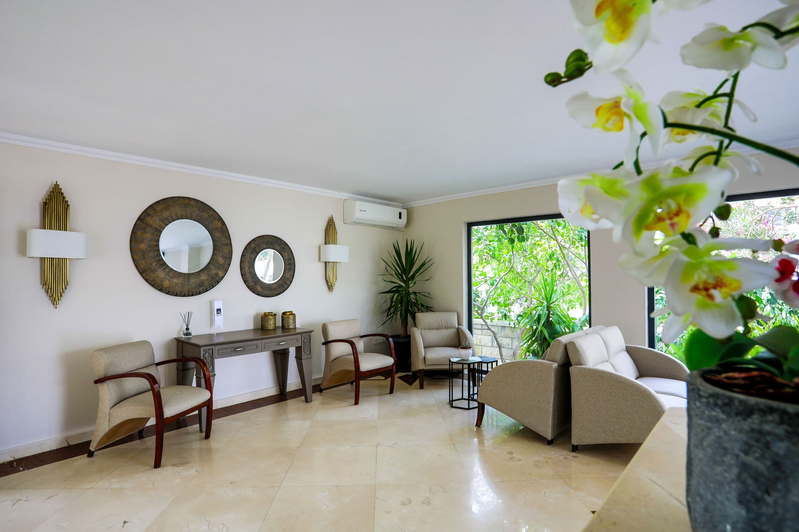 Moonshine Hotel Suites-42