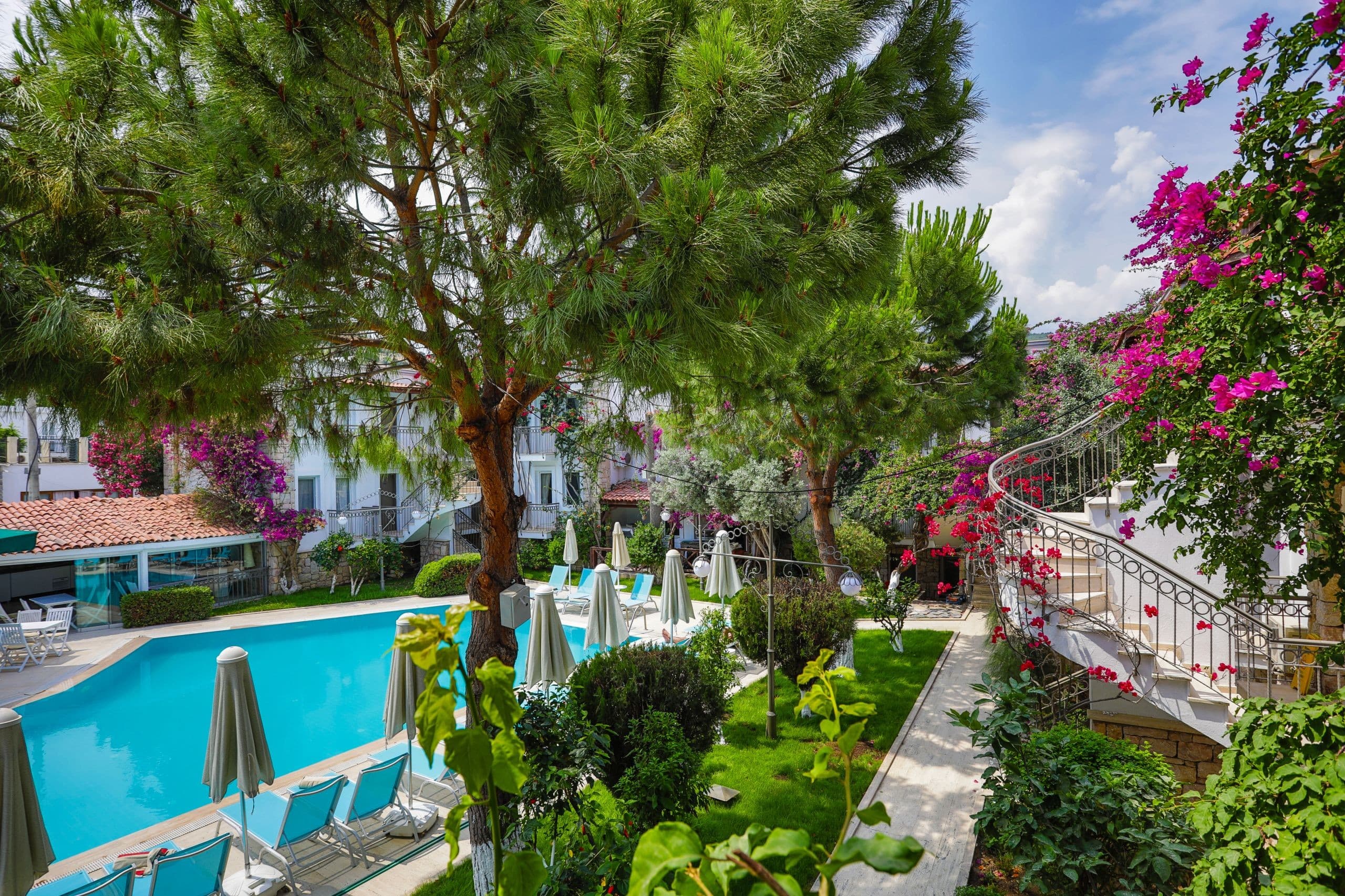 Moonshine Hotel Suites-57